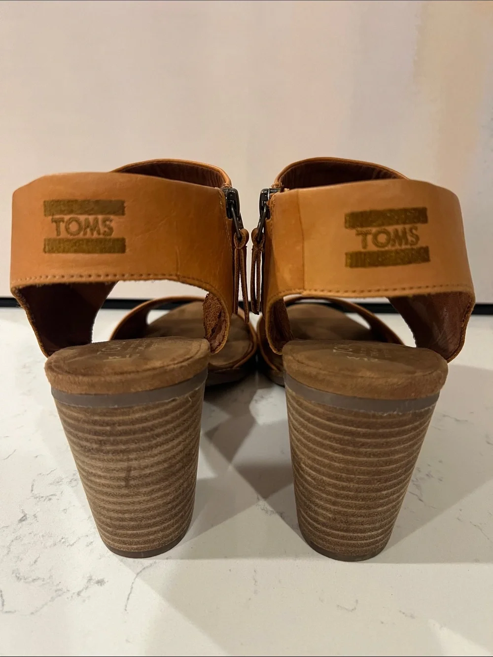 TOMS Majorca Cut-out Block Heel Sandals in tan leather with side zipper size 12